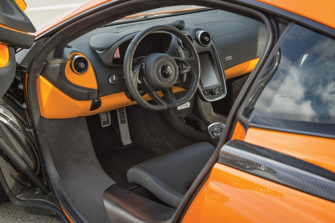 McLaren_interior
