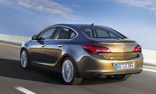 Opel predstavio četverovratnu Astru