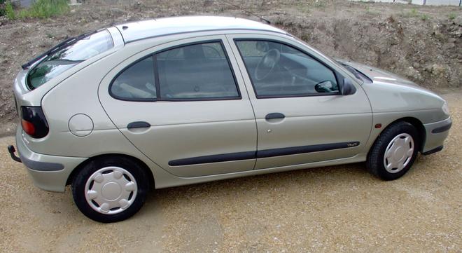 Renault Megane 1.9 dCi iz 2003. vibrira i trese