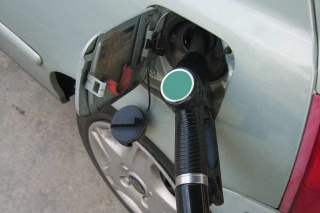 Znate li zašto je zapravo dizel jeftiniji od benzina?