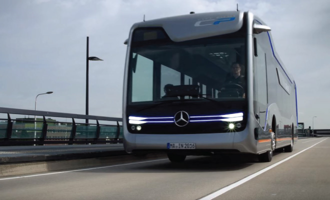 Mercedes je predstavio autonomni futuristički autobus i isprobao ga na cesti