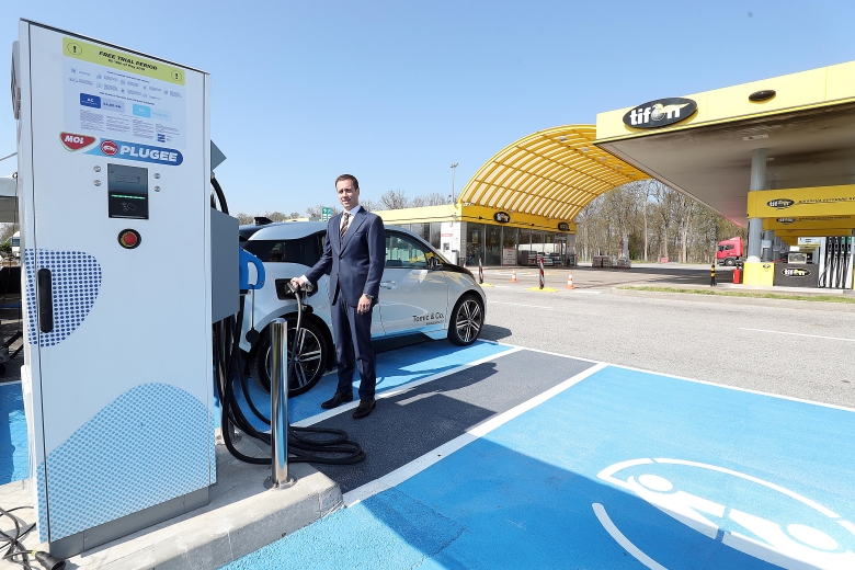 Tifon prvi u Hrvatskoj doveo brze punionice za električna vozila na ključne prometne koridore – autoceste A1 i A6