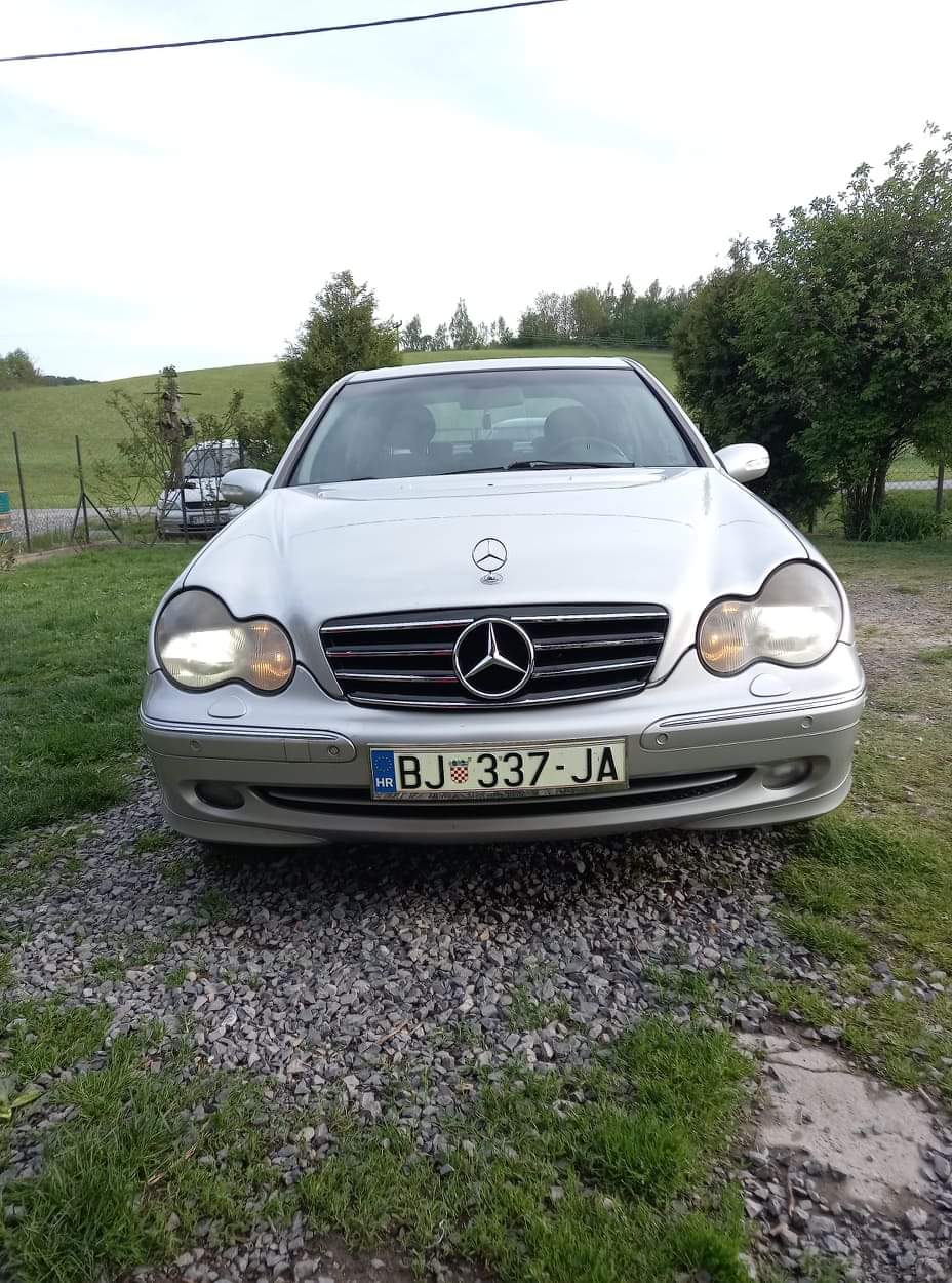 Mercedes 270 CDI 2001 godina