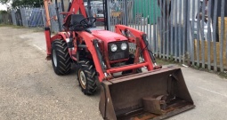 Traktor Massey Ferguson I53I-MF + pribor