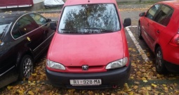Peugeot partner 1. 4 tovarni prostor s termo izolaciom, 2001 god.