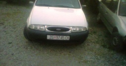 Ford fiesta 1. 3 i (rezervni dijelovi limarije i mehanike)