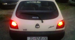 Ford fiesta (rezervne dijelove limarije i mehanike)
