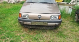 VW Passat 1.8 GL (REZERVNI DIJELOVI ILI U KOMPLETU)