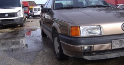 VW Passat 1.8 GL (REZERVNI DIJELOVI ILI U KOMPLETU)