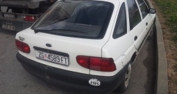 Ford Escort 1,3 5 vrata bijeli