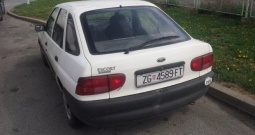 Ford Escort 1,3 5 vrata bijeli