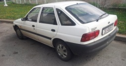Ford Escort 1,3 5 vrata bijeli