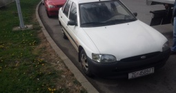 Ford Escort 1,3 5 vrata bijeli