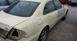 Mercedes E-klasa 200 Classic automatik (MOŽE I U DIJELOVIMA)