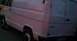 Iveco Daily 35.8 V s termo izolaciom (Rezervni djelovi limarije i mehanike)