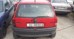 Opel Corsa 5 vrata (rezervni dijelovi limarije i mehanike)