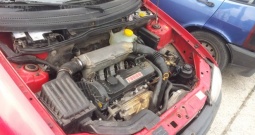 Opel Corsa 5 vrata (rezervni dijelovi limarije i mehanike)
