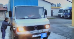Mercedes 609 D sanduk s ceradom b kategorija (Rezervni dijelovi)
