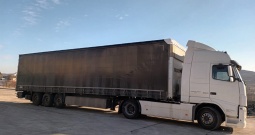 Tegljač volvo 520 s poluprikolicom schmitz ili bez