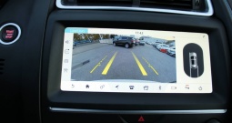 Jaguar E Pace 2.0D 180ks AUTOMATIK R-Dynamic 4x4 *NAVI,LED,KAMERA*