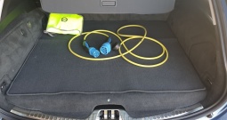 Volvo V60 d6 4x4 struja + dizel + plug 131 tkm, kao nov