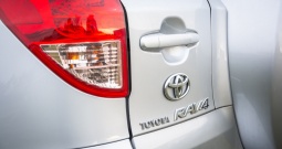 Toyota rav4 4xd dizel kao nova samo 134000km besplatn dostava otplata zamj ⭐⭐⭐⭐⭐
