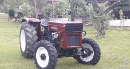 Traktor unversal 445