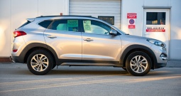 Hyundai tucson 2.0crdi samo 77000km orginal mode 2016 creative 2wd otplata zamje