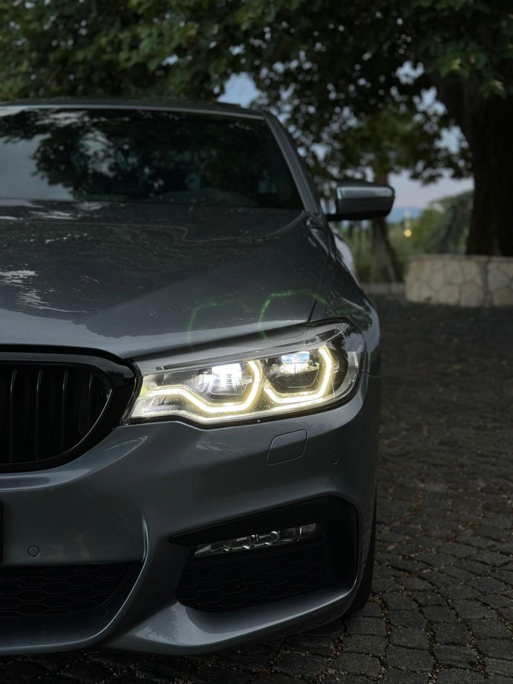 BMW 540xi - m paket individualiziran - prvi v