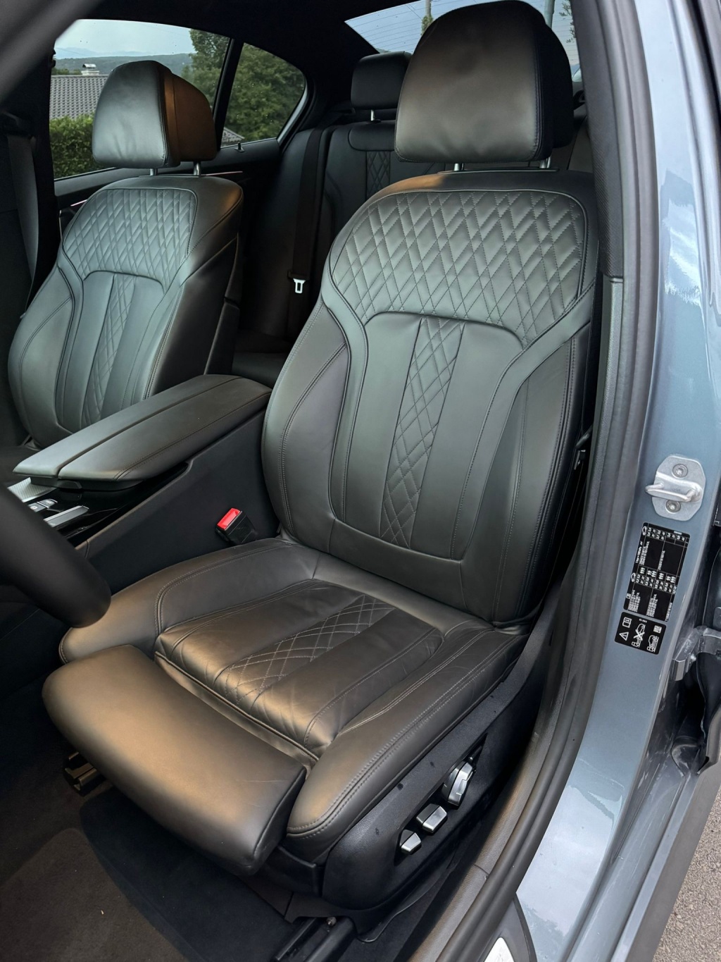 BMW 540xi - m paket individualiziran - prvi v