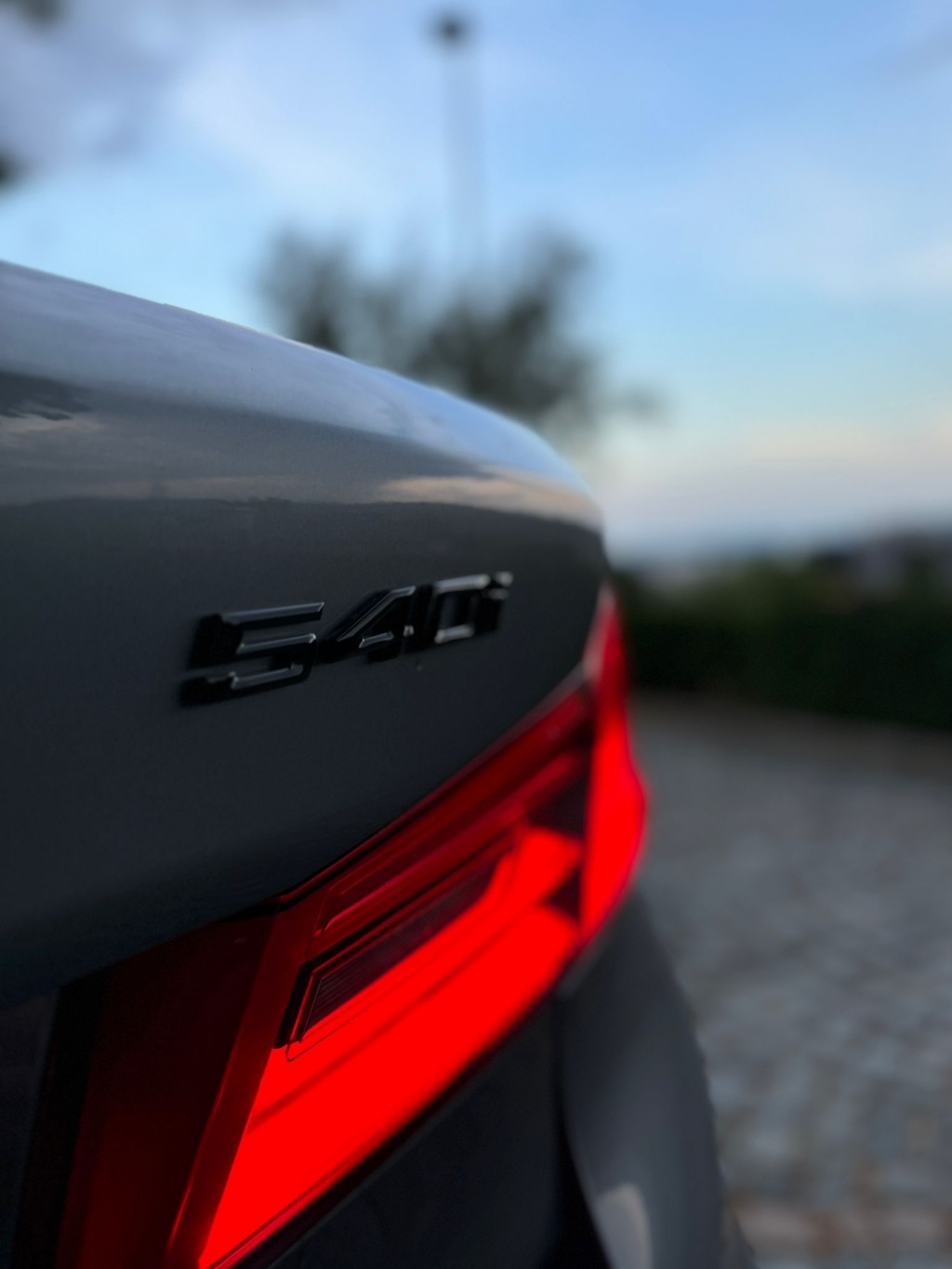 BMW 540xi - m paket individualiziran - prvi v