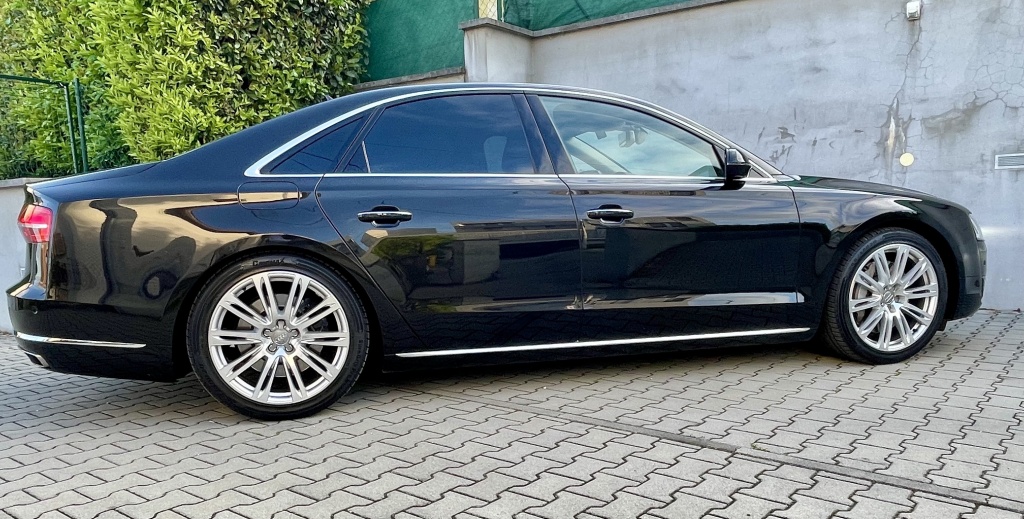Audi A8 4.0 TFSI Quattro | 435 KS | samo 31.8