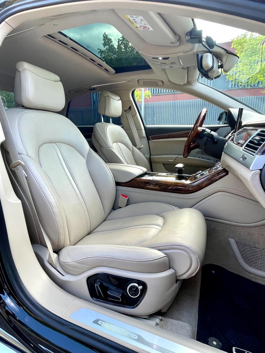 Audi A8 4.0 TFSI Quattro | 435 KS | samo 31.8