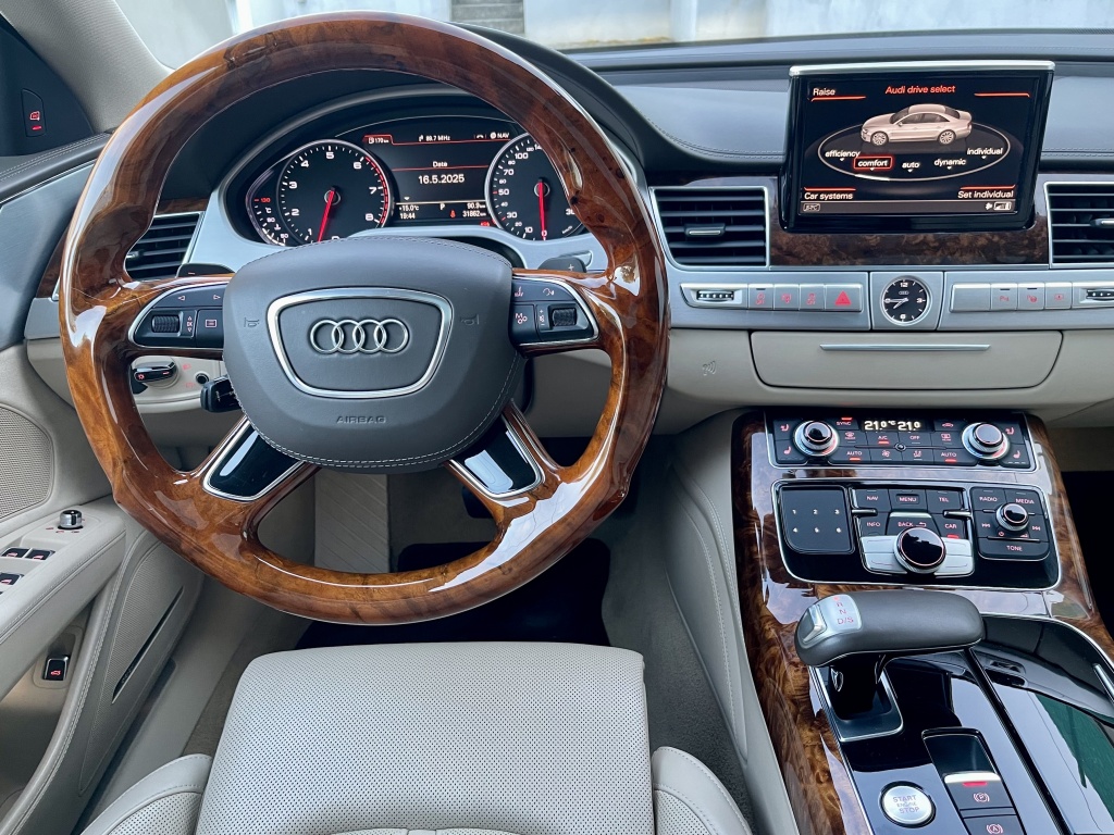 Audi A8 4.0 TFSI Quattro | 435 KS | samo 31.8