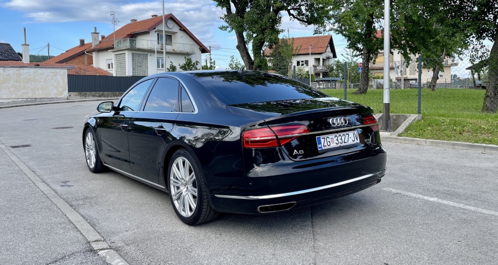 Audi A8 4.0 TFSI Quattro | 435 KS | samo 31.8
