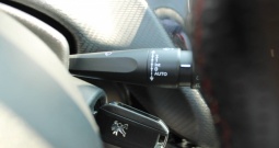 Peugeot 2008 1.2 Puretech GT Line AUTOMATIK *PANORAMA, NAVIGACIJA, KAMERA*