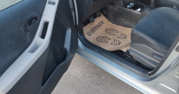 Toyota Yaris  1.4 D-40