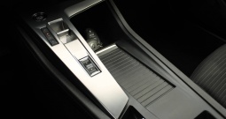 Peugoet 308 1.6 Plug-in Hybrid 180 AUTOMATIK *LED, NAVIGACIJA*