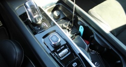 Volvo XC60 T8 Recharge AWD R-Design *PANORAMA, LED, NAVIGACIJA*