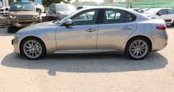 Alfa Romeo Giulia 2.2 Mjt AUTOMATIK 190ks *NAVIGACIJA, KAMERA*