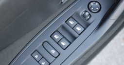 Peugeot 308 1.2 Puretech *NAVIGACIJA, LED*