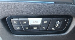 BMW serija 3 330e Touring *LED, PANORAMA, NAVIGACIJA*