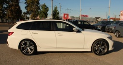 BMW serija 3 330e Touring *LED, PANORAMA, NAVIGACIJA*