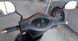 Tricikl simetrični otvoreni na električni pogon 2023 g.