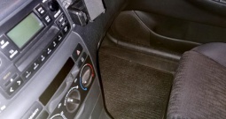 Toyota Corolla 1.4 VVT-i 2003, garažiran