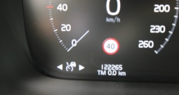 Volvo V60 D3 AUTOMATIK R-Design *LED, NAVIGACIJA, KAMERA*