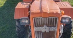 Antonio Carraro 4x4 sa prikolicom, odličan