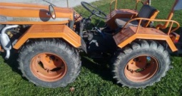 Antonio Carraro 4x4 sa prikolicom, odličan