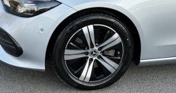 Mercedes-benz C 220 D avantgarde •novoo•servisna•šiber•widescreen led •