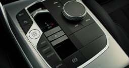 BMW serija 3 320d xDrive AUTOMATIK M-paket *LED, HEAD-UP, KAMERA, NAVIGACIJA*